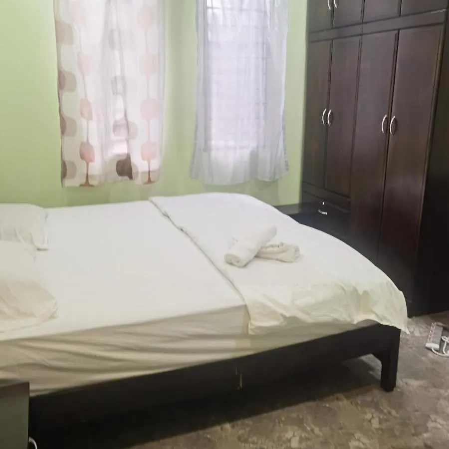 8号房有厕所厨房冰箱洗衣机 Apartment Kuala Lumpur 0*,  Malaysia